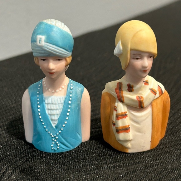 Set of 8 - Avon American Fashion Porcelain Thimbles - Picture 10 of 12